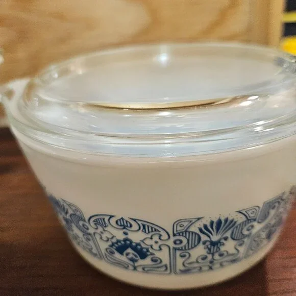 Pyrex Casserole Dish - Picture 5 of 7